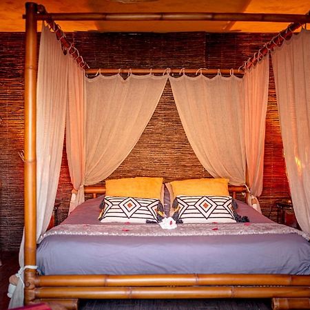 Domaine De La Croix Du Vexin Bed and Breakfast Themericourt Εξωτερικό φωτογραφία